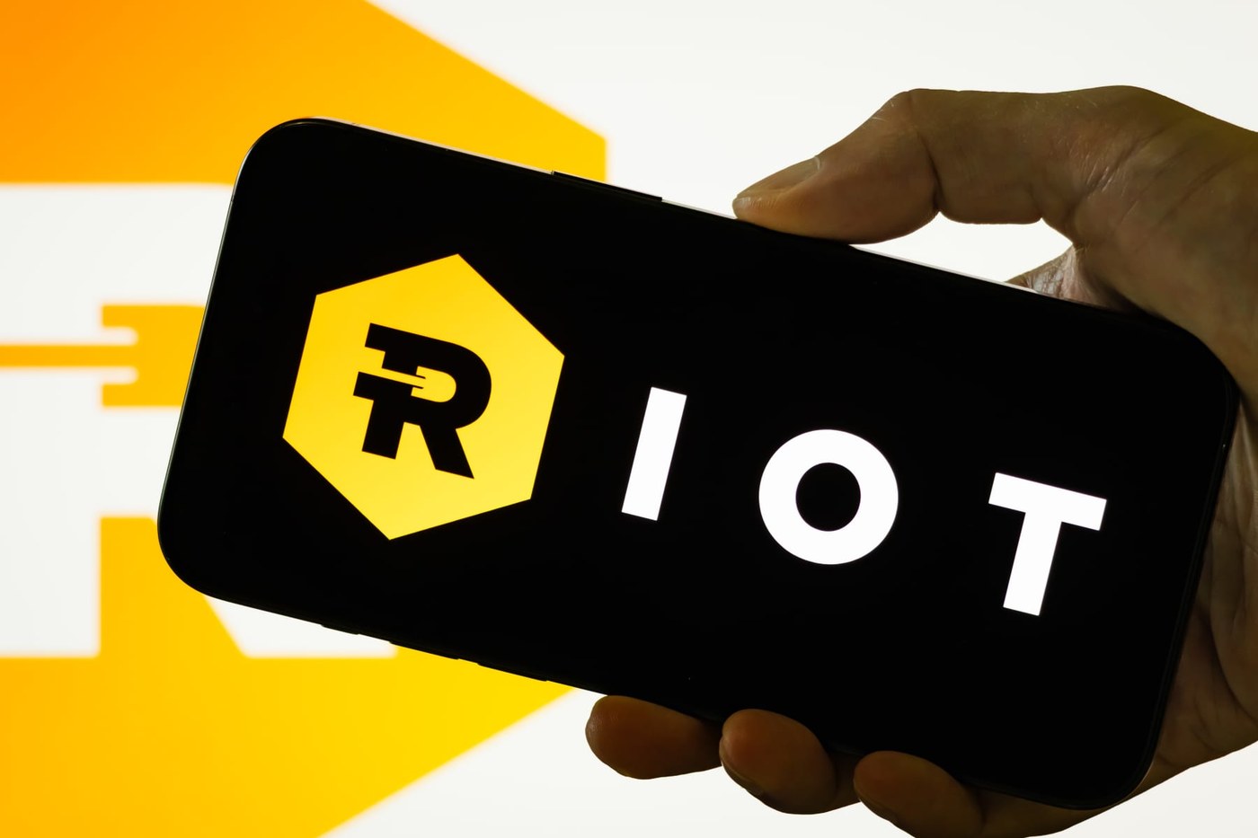 Riot Platforms strikes deal with Anthropic as bitcoin miners shift focus to AI infrastructure